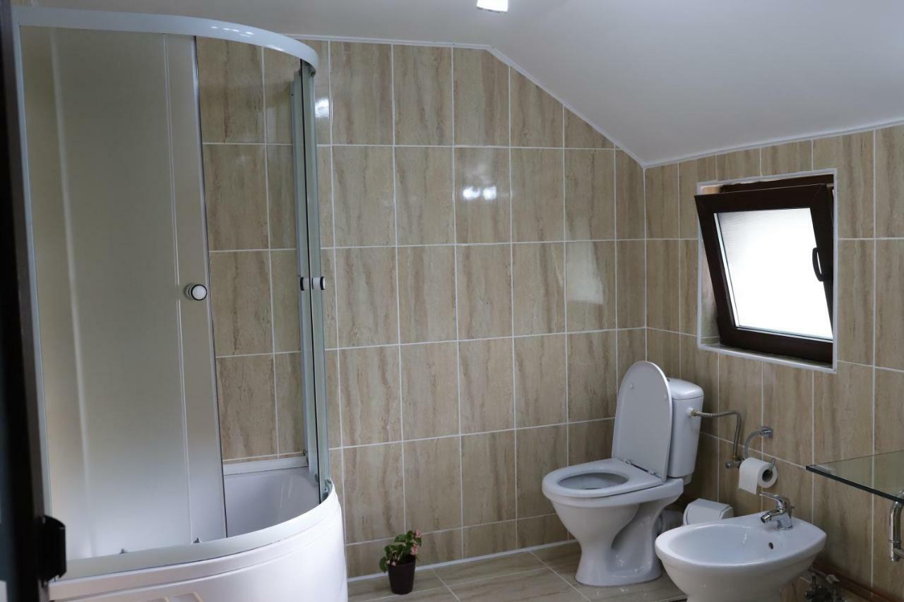 Upstairs Residence Тыргу-Жиу Экстерьер фото