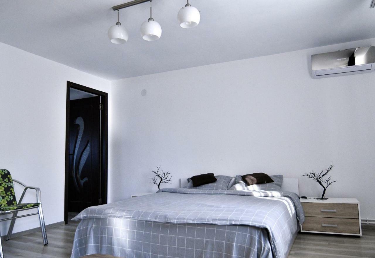 Upstairs Residence Тыргу-Жиу Экстерьер фото